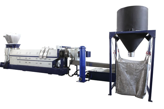 購入 PPPEフィルムプラスチック圧縮機 シングルスクリュープラスチックエクストルーダーマシン 500kg/hr online manufacture