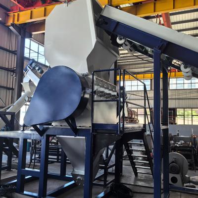 購入 Automatic HDPE Bottles Crusher Machine 90KW for Plastic Recycling 1000kg/hr online manufacture